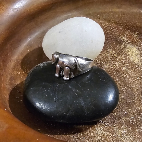 Vintage Stamped Sterling Silver Elephant Articulated Hinged Trunk Legs Ring 5½ - Picture 12 of 16